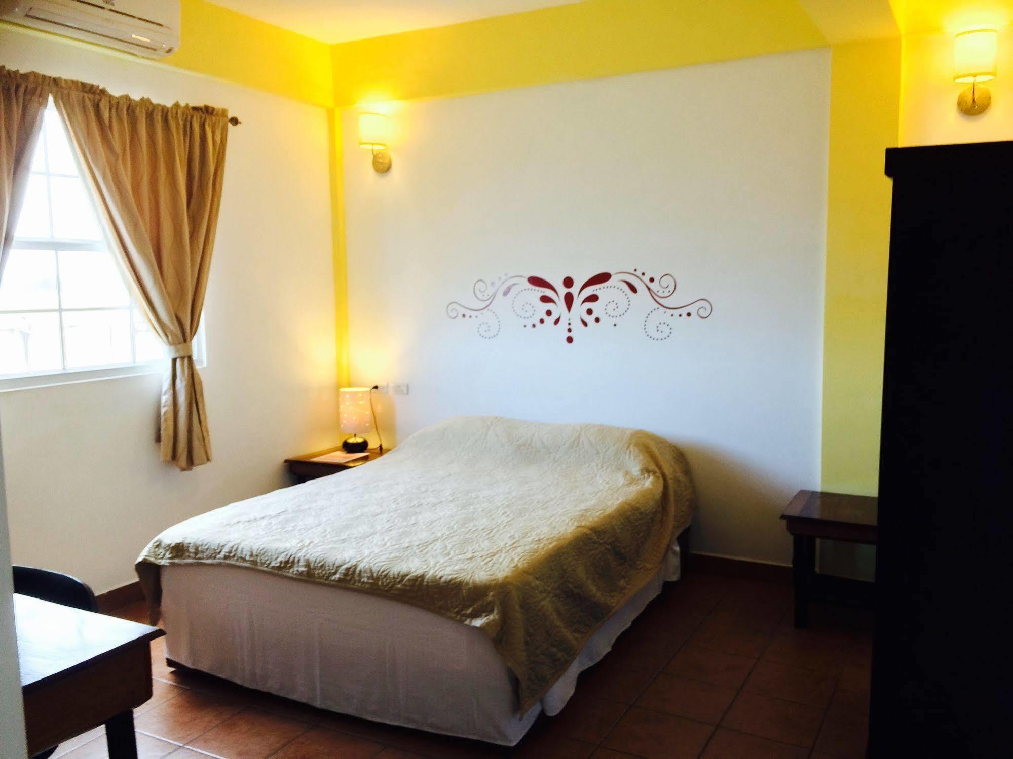 Easy Inn Hotel Belize City Exterior photo